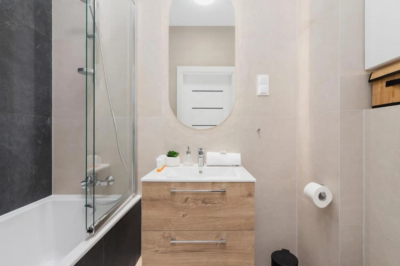 Casa Feliz Zablocie Studio For 4 Guests Cracow By Noclegi Renters Krakow 0*,  Poland